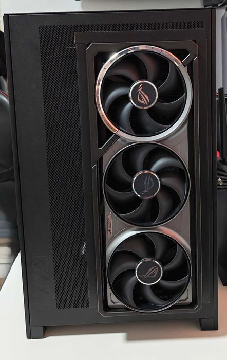 PC Gaming mini ITX ASUS ROG , AMD 9850x3d, 64gb ram ddr5, SSD 4TB pci5, Astral RTX 5080, Watercooling.