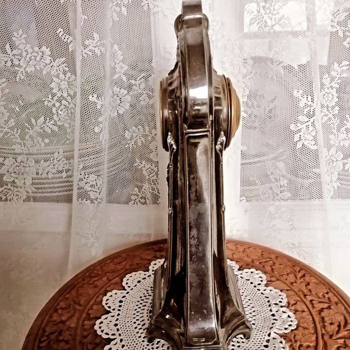 Посребрен, механичен часовник