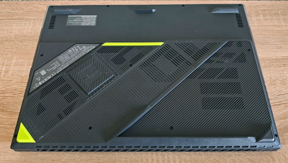 ASUS ROG Strix G18/AMD Ryzen 9 9955HX/NVidia RTX 5070 8GB/16GB RAM/1TB SSD NVME/18' 2560x1600 (WQXGA), 240Hz IPS матов геймърски лаптоп КАТО НОВ