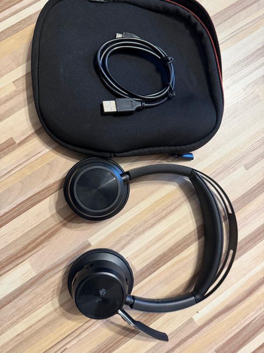 Căști cu microfon Poly Voyager Focus 2