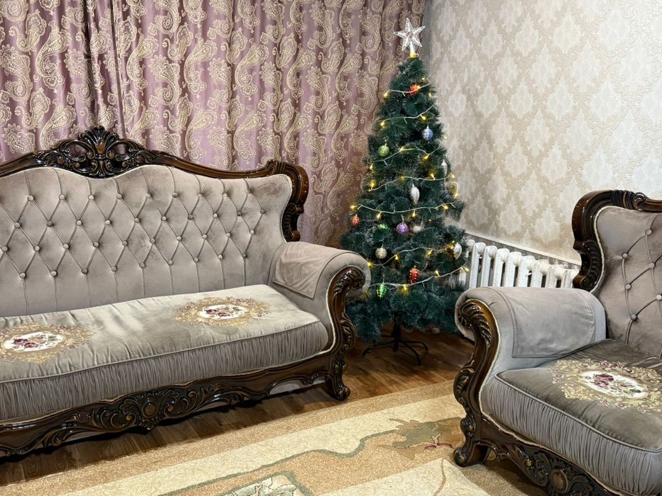 Продам диван и два кресла