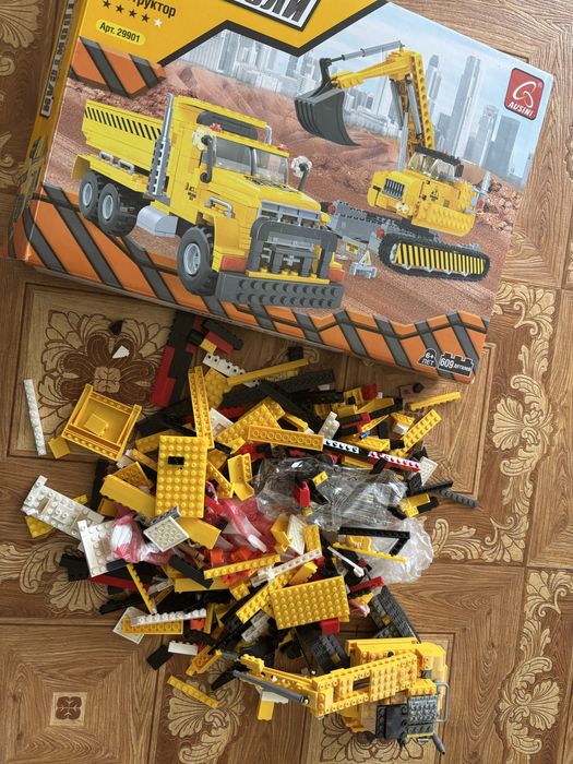 Конструктор на 609 деталей