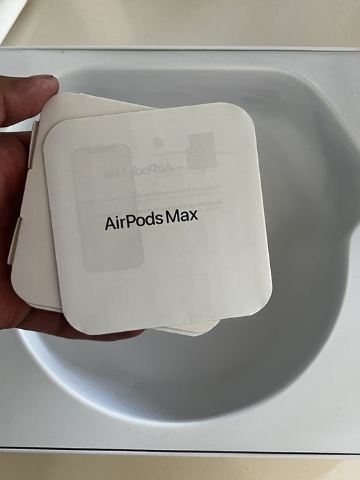 iPhone AirPods Max