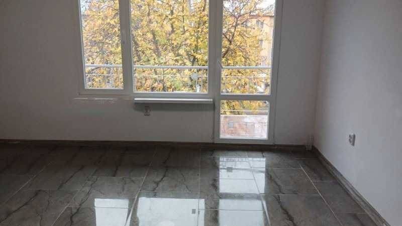 Продава се Тристаен апартамент в София, Толстой - 65 кв.м за 1685 €/кв.м - Снимка #1