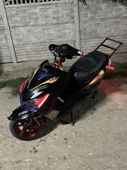 Продам мопед м8 про 180 куб