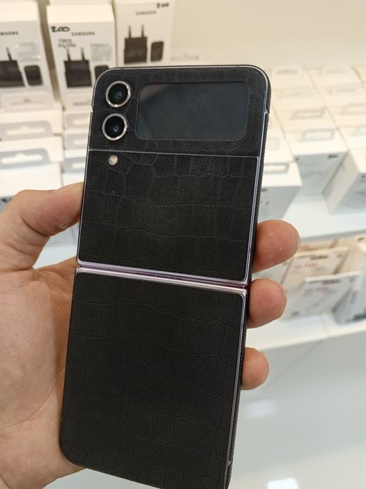 Samsung Galaxy Z Flip 4