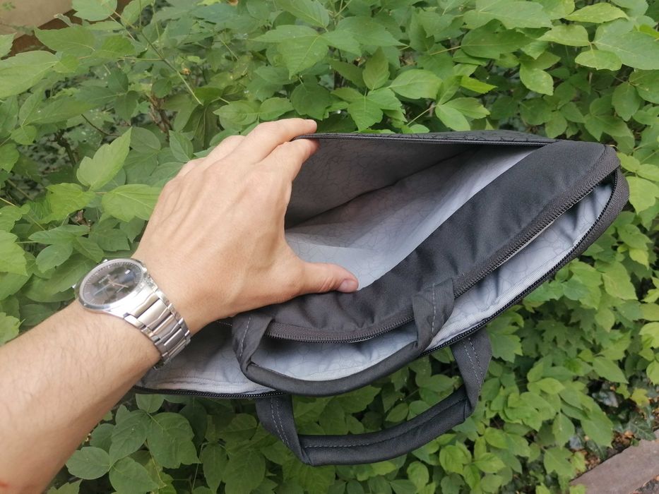 Geanta laptop Case Logic