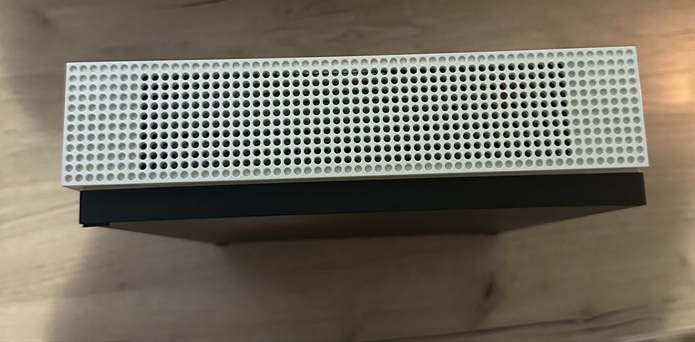 Vând xbox one s