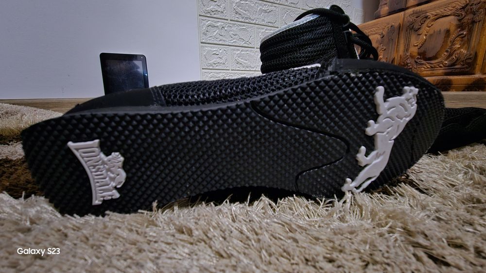 Pantofi box lonsdale London 
Mărimea 45
Forte puțin folosiți aproape n