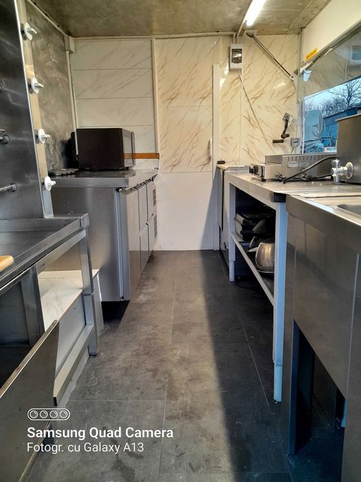 Fast food Mercedes mb 100