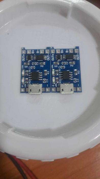 Плата зарядка для li-ion аккумулятора  3.7v