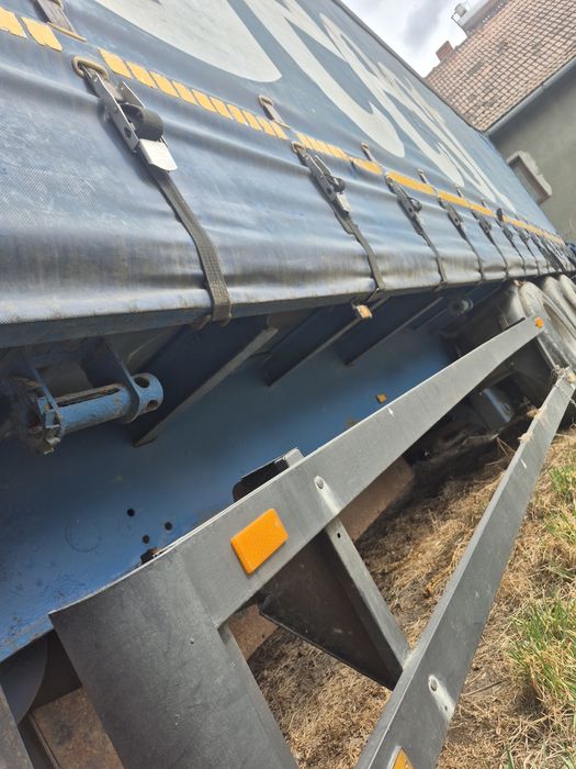 Semiremorca Schmitz pe tamburi