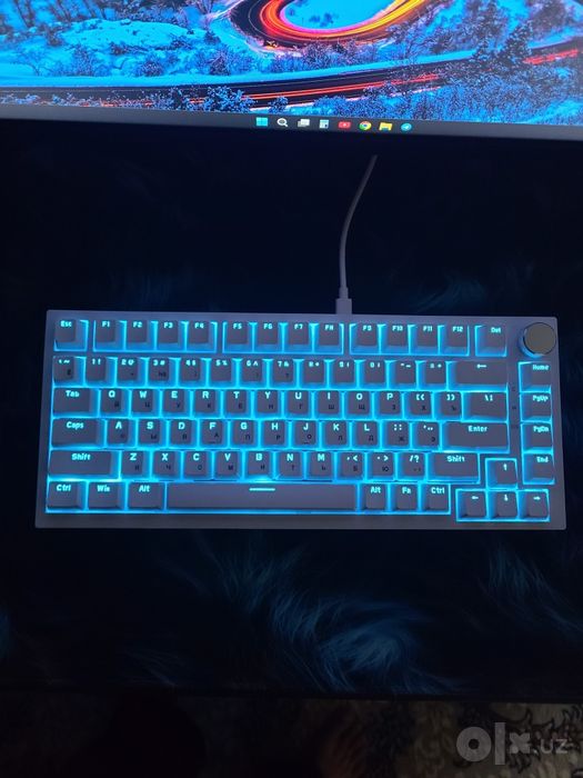 Klaviatura sotiladi yangi ideal
