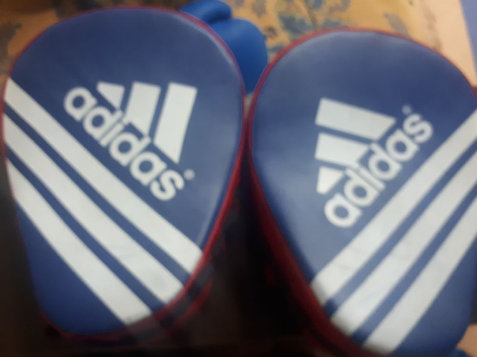 Продам боксерские перчатки,лапы