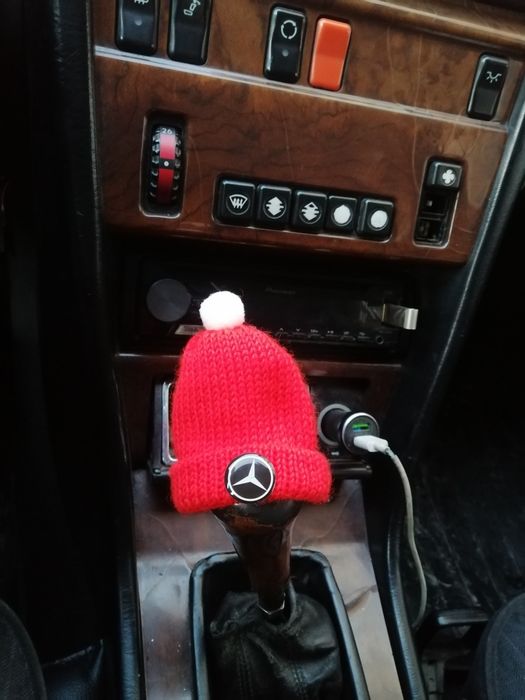 Шапочка,шапка Мерседеске Mercedes