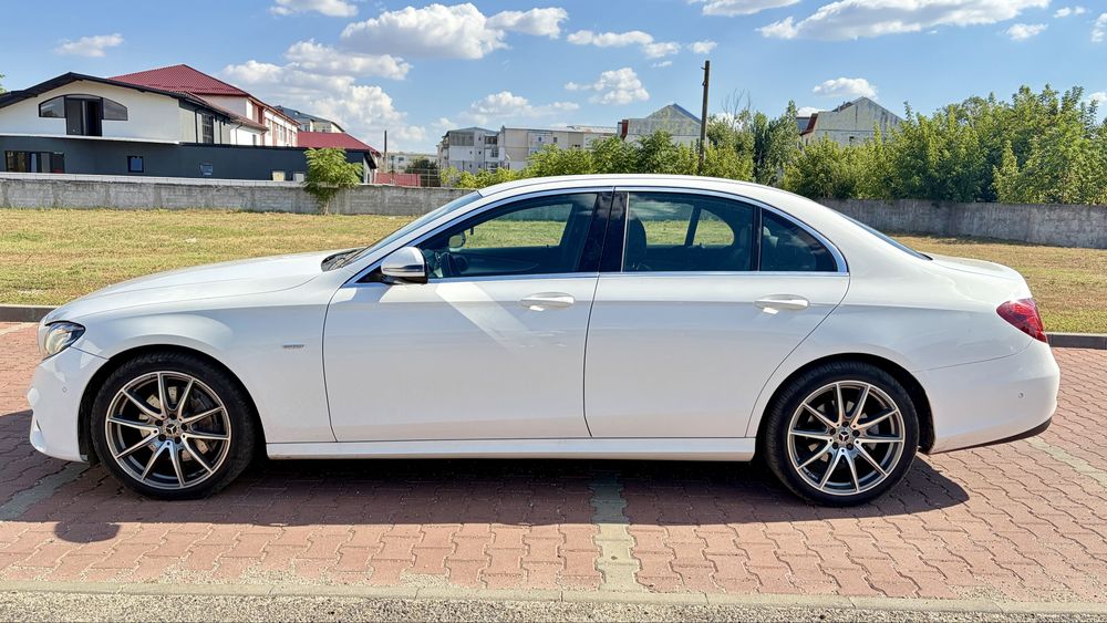 MERCEDES-BENZ E-Class 2019 — imagine 3