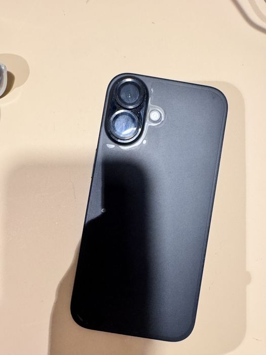 Продам iPhone 16