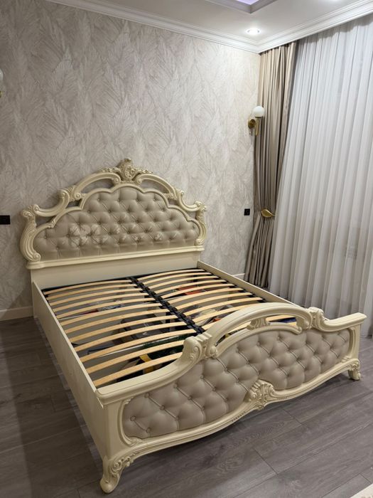Двухспальная кровать