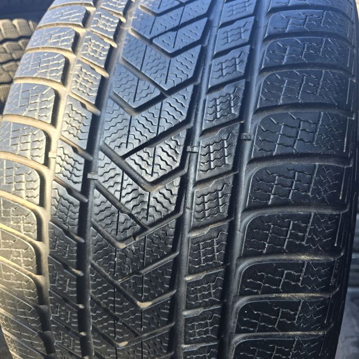 315 30 21 2бр зимни гуми Pirelli