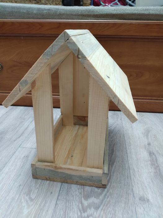 Кормушка для птиц