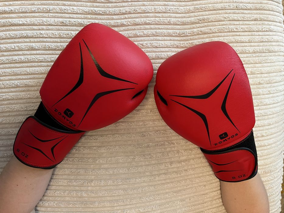 Mănuși box – noi, nefolosite, rosu