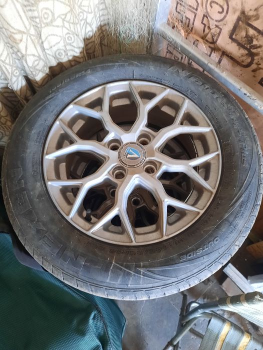 Продам летнию резину с дисками