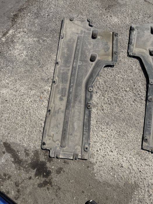 Scut lateral bmw g11 carenaj roata bmw g11 scut metalic g11