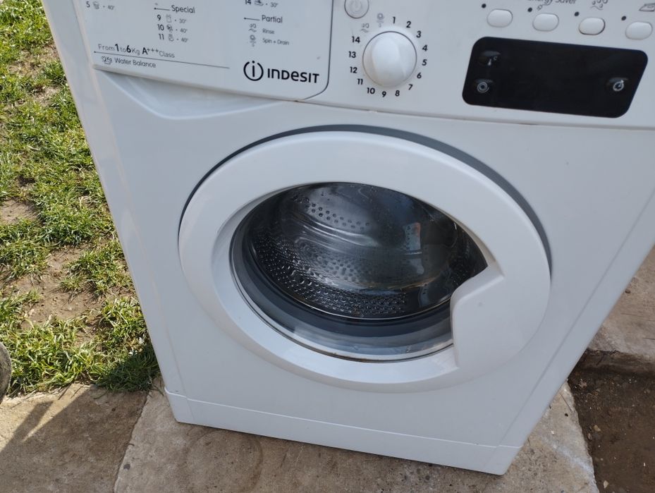 Vând mașină de spălat slim 580 ron
