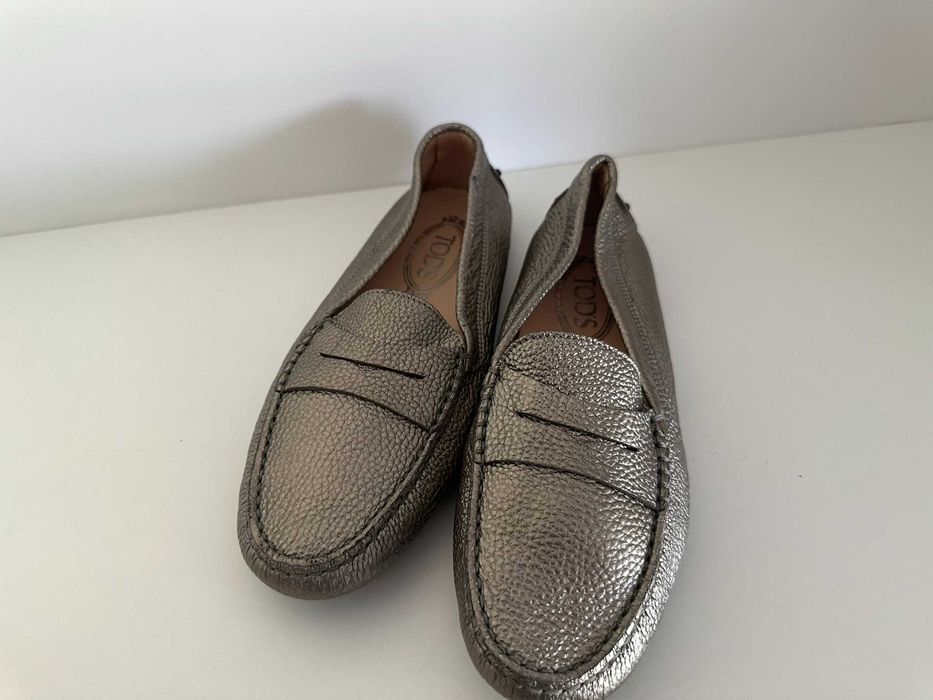 Сребристи лоуфъри от естествена кожа Tod's
