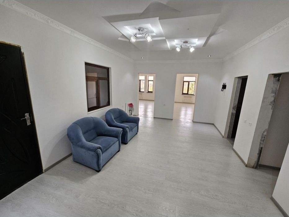 4 xonali kvartira, Komilon MFY,  Islom Karimov ko'chasidan sotiladi