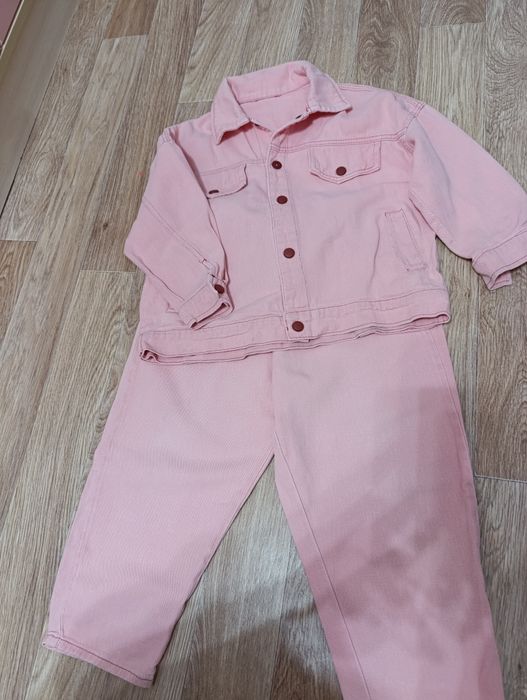 Продам костюм на девочку