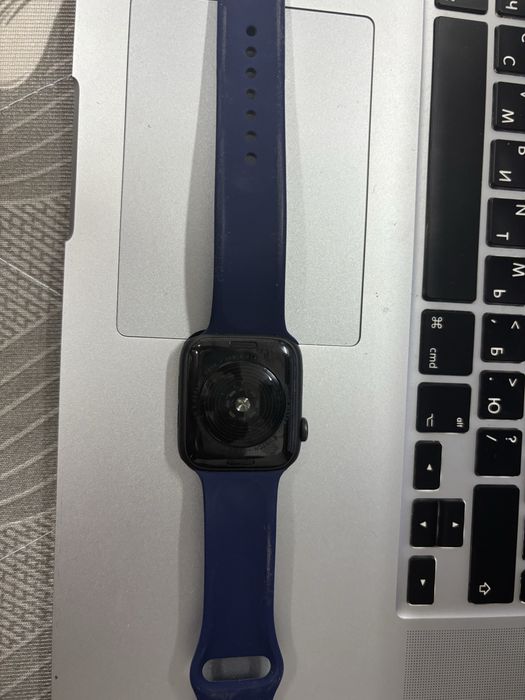 Продаю apple watch se 1 оригинал