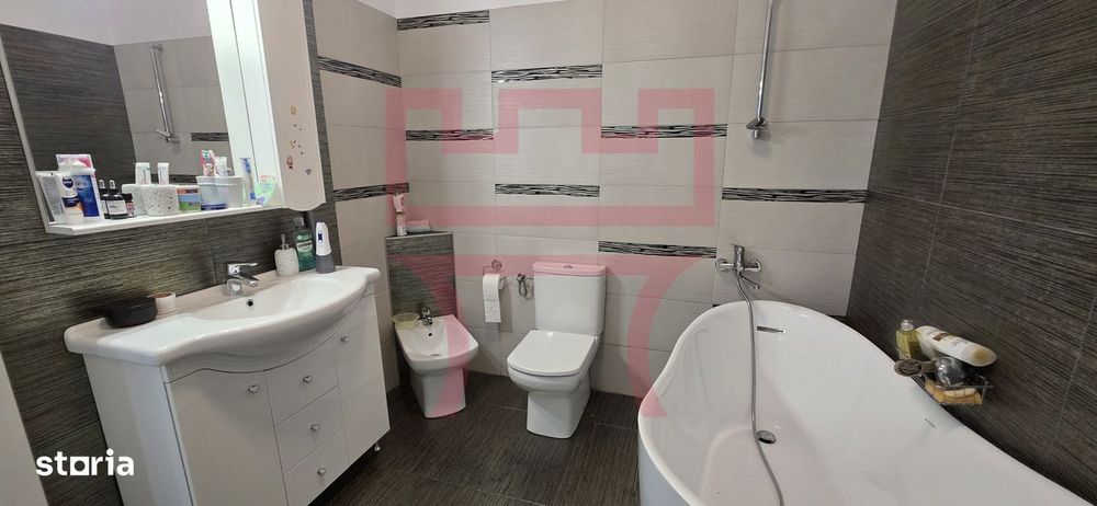 Casa zona Platinia Parcul Mare curte 500mp + apartament/ birou