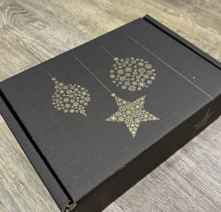 Продаю коробки новогодние