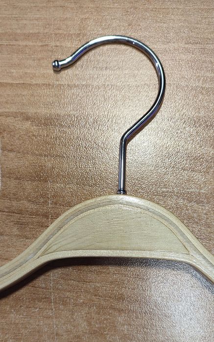 Дървени закачалки с щипки за детски дрехи