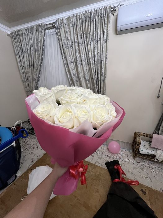 Цветы шарики свежый