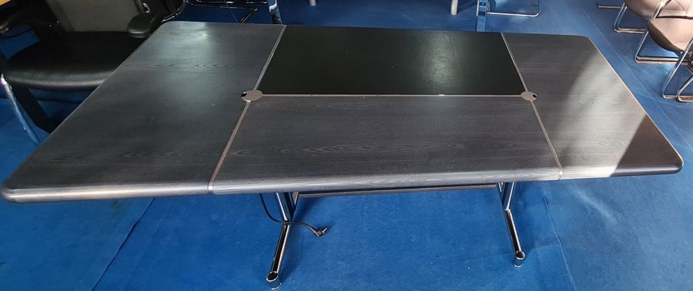 Немска конферетна и посетителска маса за дова и офиса оборудване