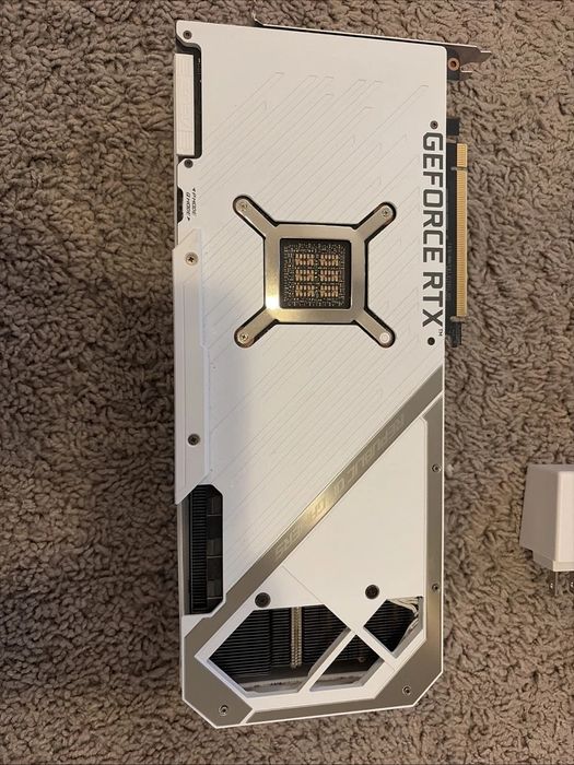 Asus ROG RTX 3090 OC White Edition