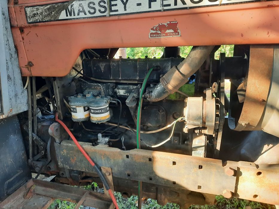 Vând sau schimb tractor massey ferguson 1 080