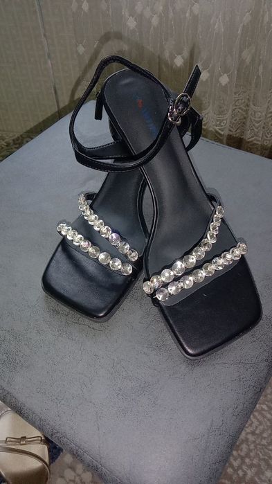 Женские туфли   .