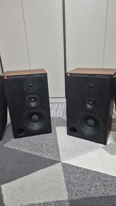Vand boxe jbl L 110 vintage.