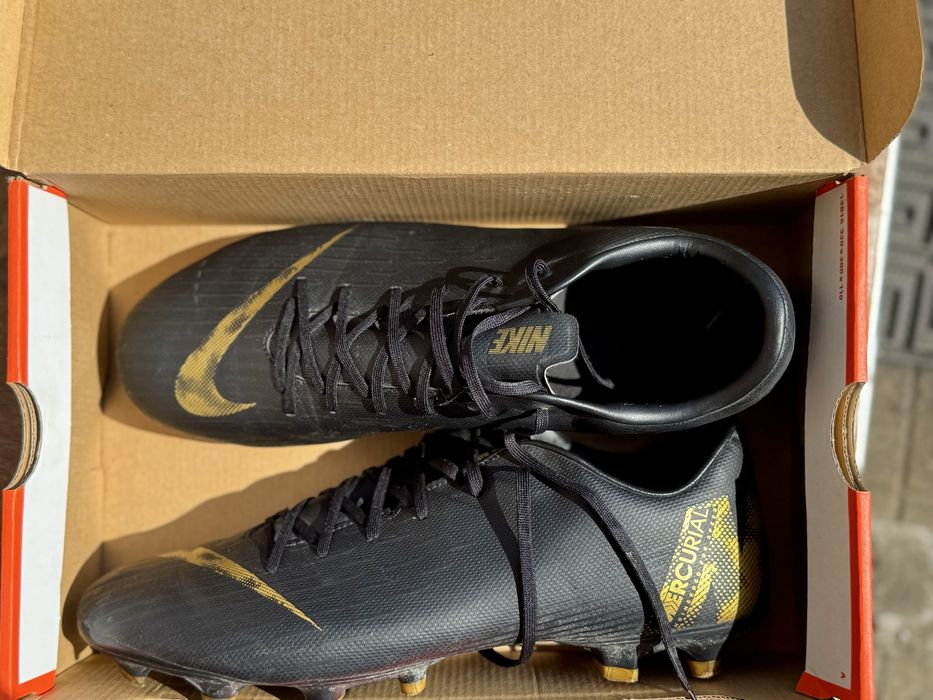 Продавам бутонки NIKE MERCURIAL Superfly 6
