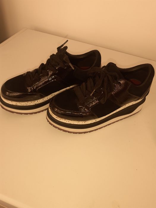 Vând adidași platforma