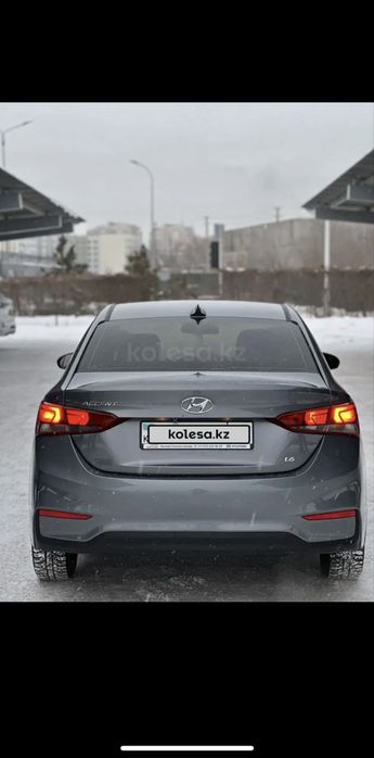 Продаю акцент в отличном состояний