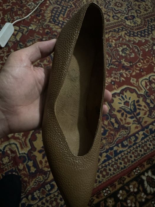 Продам кожныйе жениский туфли