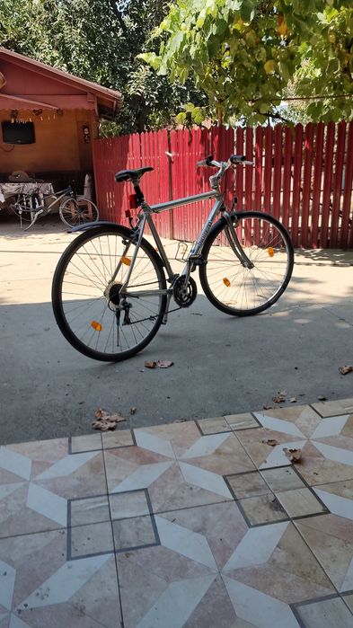 Bicicleta roți de 28" in stare foarte bună