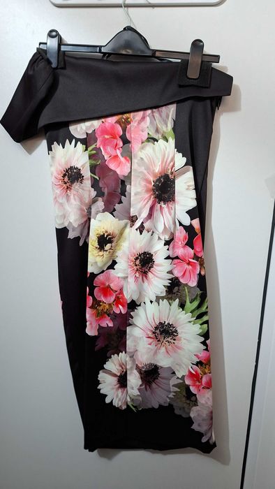 Ликвидация-By Very елегантна миди рокля с флорален принт паднало рамо