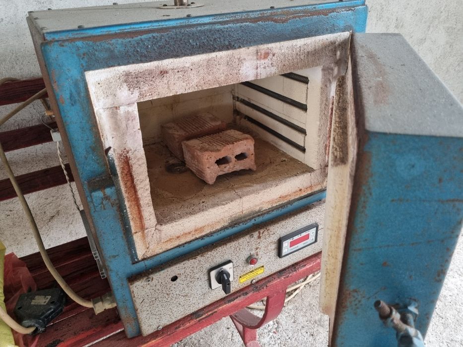 Пещ с регулируема температура