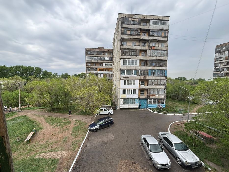 ПРОДАМ КВАРТИРУ 6 микрорайон, 62 дом