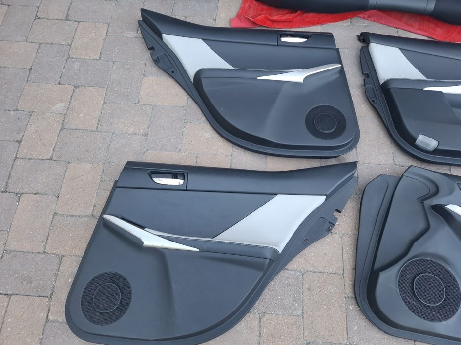Interior semi-piele lexus is 300h impecabil